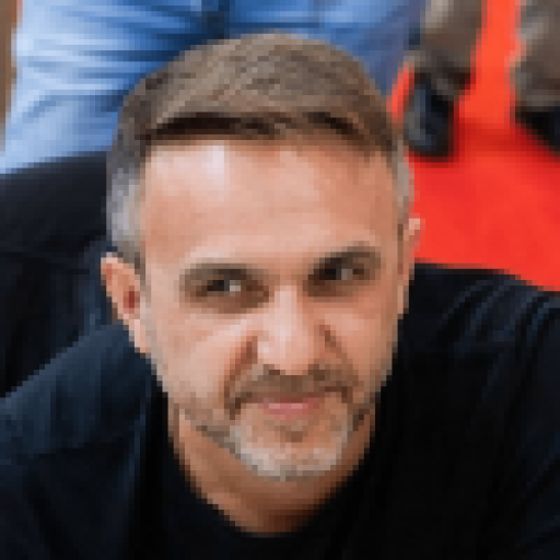 Portret: Alex Donovici